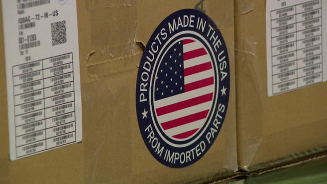 6p-pkg-price-check-tariffs-small-business-wcco8786.jpg 