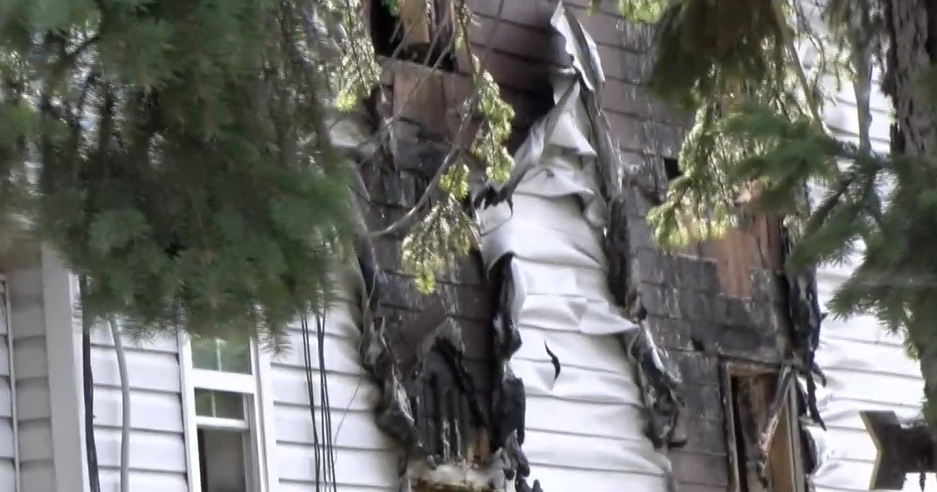 Man dies, 3 firefighters burned from fire in Anne Arundel County 