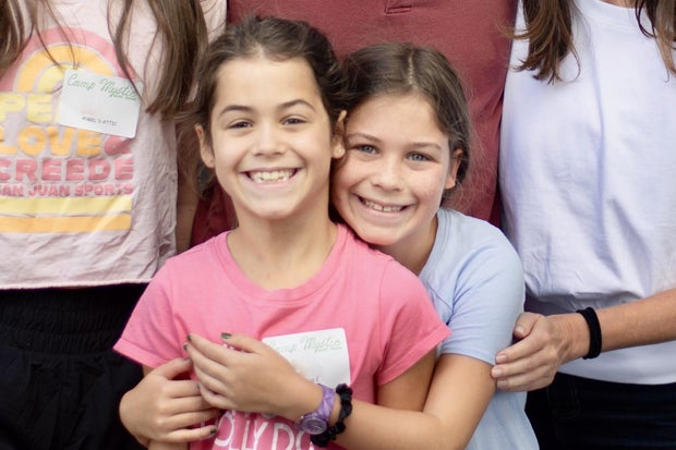 Hanna and Rebecca Lawrence 