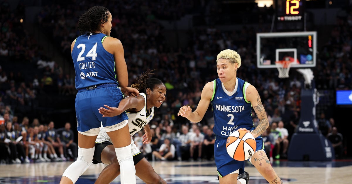 Lynx earn 11th straight home win, beating Sky 80-75 