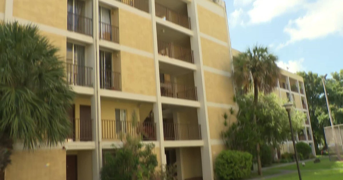 Doral-area condo tenants, some in their 80s, endure days without elevator service 