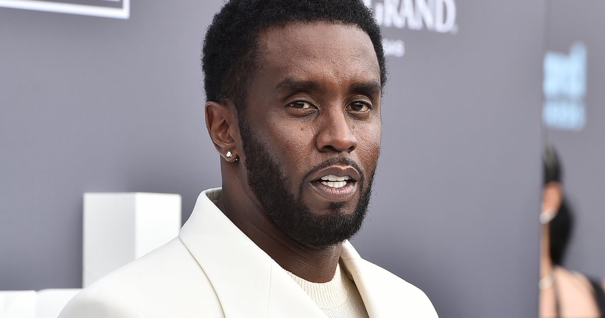 Sean "Diddy" Combs gets standing ovation in prison, lawyer says 
