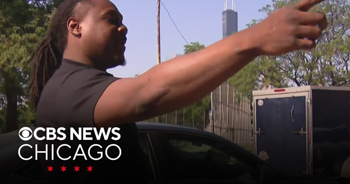 Man finds baby taken in carjacking on Chicago's West Side - CBS Chicago