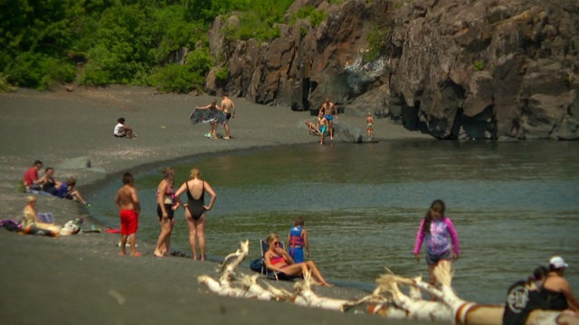 4p-vo-black-sand-beach-tz-b-wcco87vm.jpg 