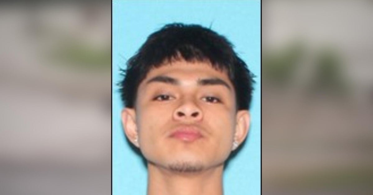 Apple Valley police searching for suspect in murder 