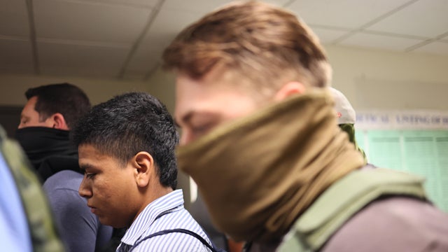 masked-ice-agents.jpg 
