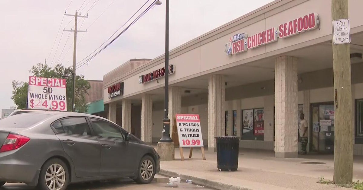 Detroit Eastern Market Employee Accidentally Shoots Self, 2 Customers