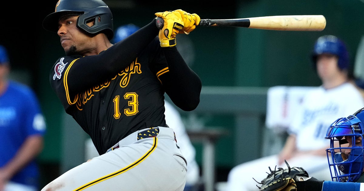 Pirates fall 4-3 to Royals, lose sixth straight game 