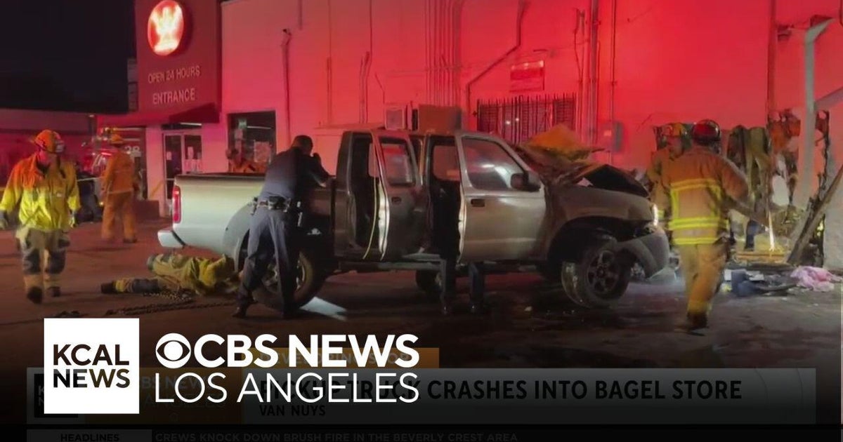 Pickup truck crashes into Van Nuys bagel shop - CBS Los Angeles