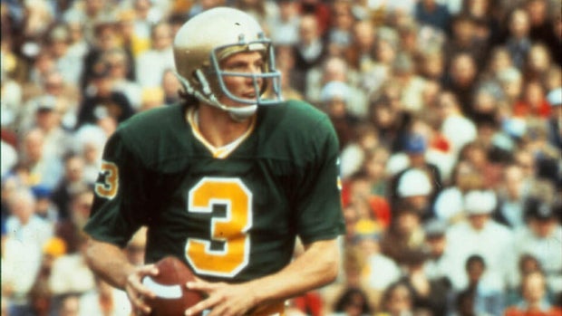 joe-montana-1-notre-dame-athletics.jpg 