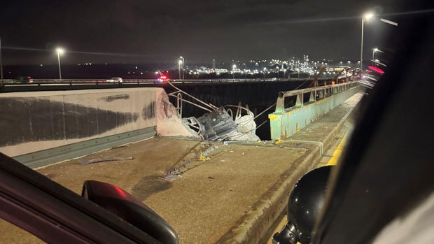 tractor-trailer-delaware-memorial-bridge.jpg 