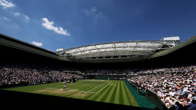                        American Amanda Anisimova plays Poland's Iga Swiatek in Wimbledon final                   