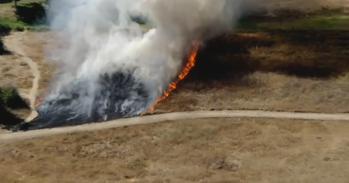 Crews battle fire in Sepulveda Basin, forcing lane closure 