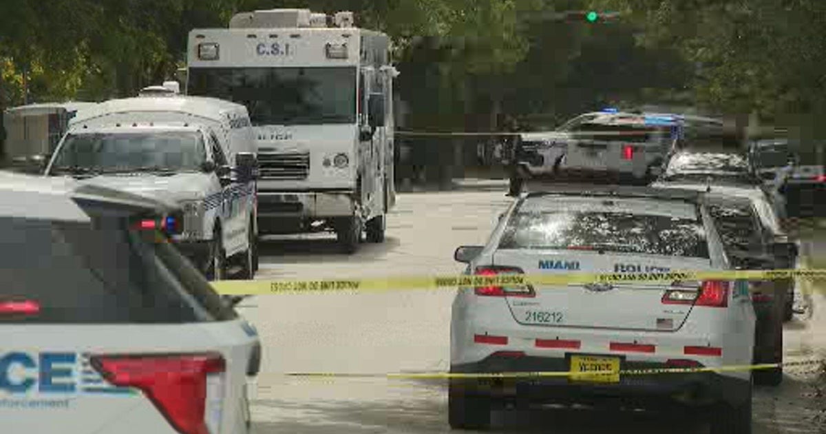 Man fatally shoots ex-girlfriend in apparent murder-suicide, Miami police say 