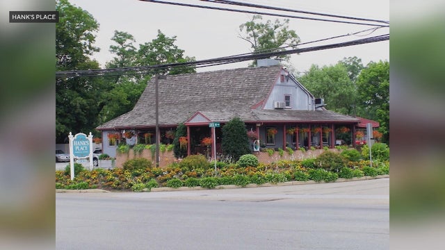 Exterior photo of Hank's Place restaurant 