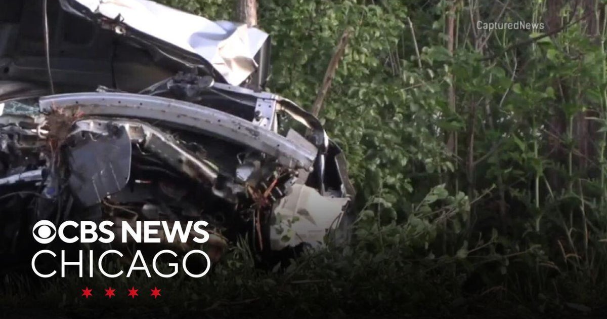 2 dead, 1 hurt in morning rollover crash on Stevenson Expressway