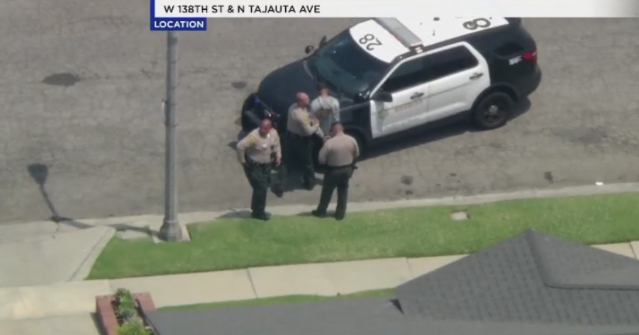 Deputies arrest suspect after pursuit in Compton neighborhood 