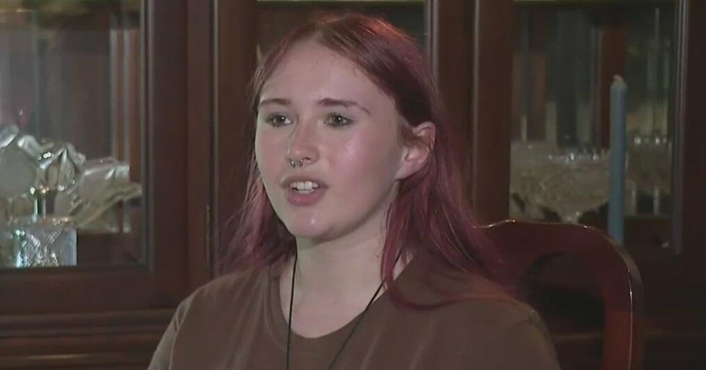 Florida teen fights off alligator that latched onto her leg: