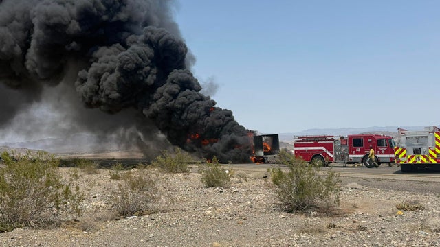 15-freeway-semi-fire.jpg 