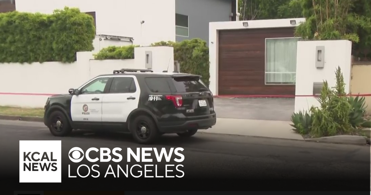 Man and woman shot and killed at upscale Encino home - CBS Los Angeles