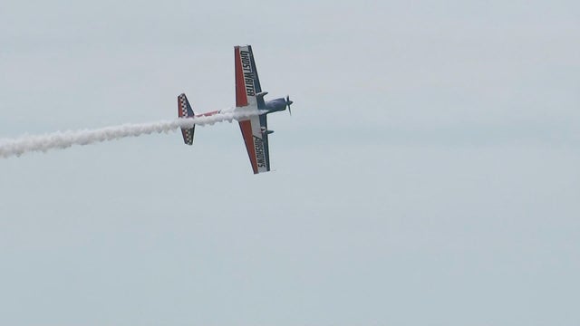 16pkg-kc-ac-air-show-businesses-prepare-transfer-frame-533.jpg 