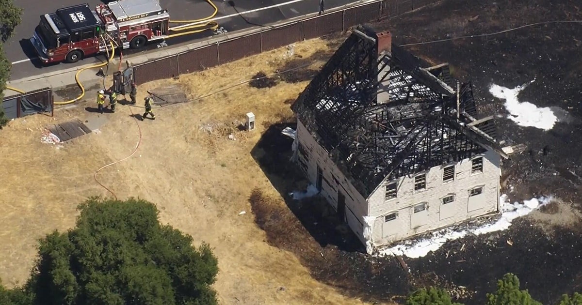Fire burns 1850s Harlan House in San Ramon, city's oldest from Gold Rush era 