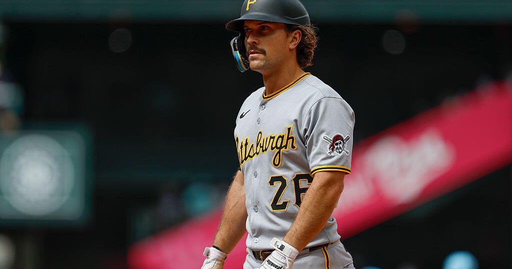 Pirates trade infielder Adam Frazier to Kansas City in exchange for minor league hitter