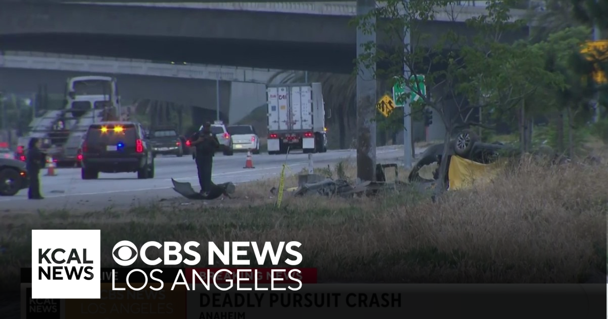 Orange County pursuit ends with deadly single-car crash - CBS Los Angeles