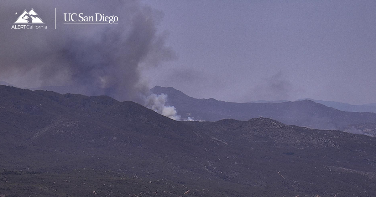 Pair of Riverside County fires force evacuations in Aguanga 