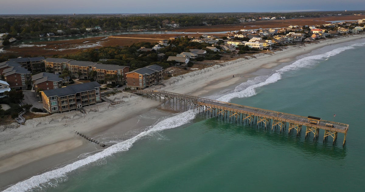 Former pro baseball player dies trying to save swimmers off South Carolina 
