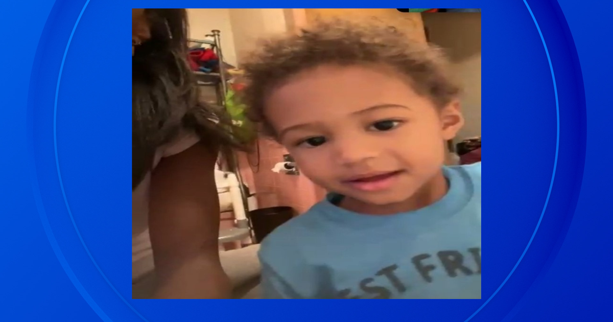 Southfield police searching for missing 3-year-old boy taken by mother 
