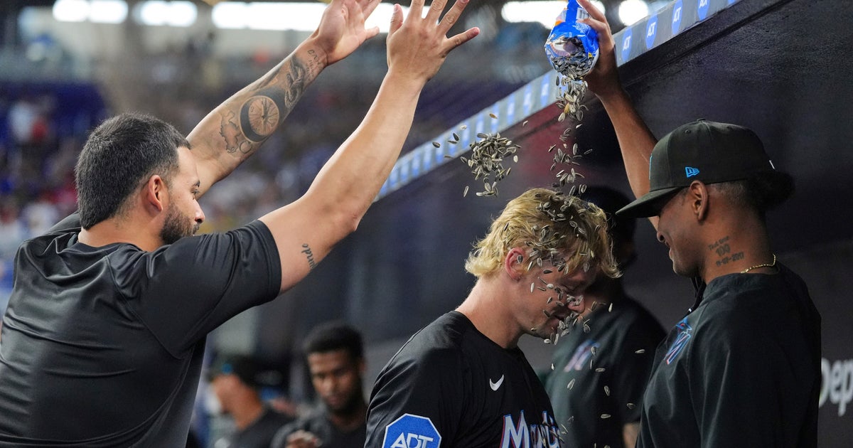 Kyle Stowers hits 2-run walk-off homer in 10th to give Miami Marlins 8-7 win over Kansas City Royals
