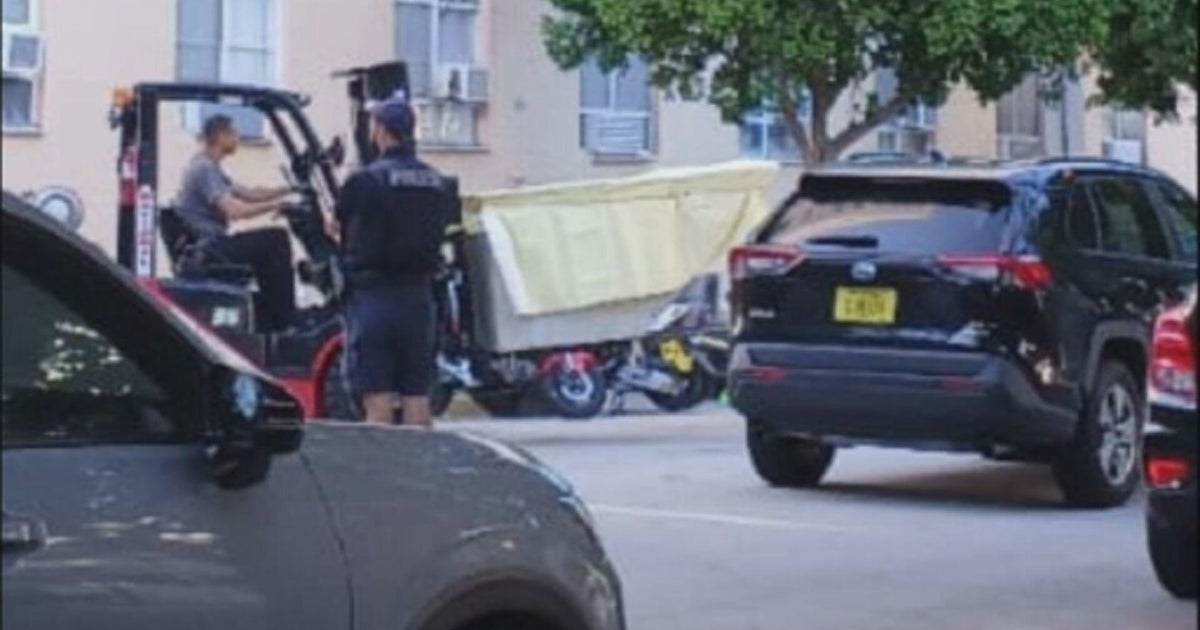 Man kills mother, throws body into Miami Beach dumpster, police say 
