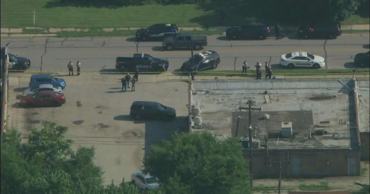 3 shot in Riverdale, Illinois, police say 