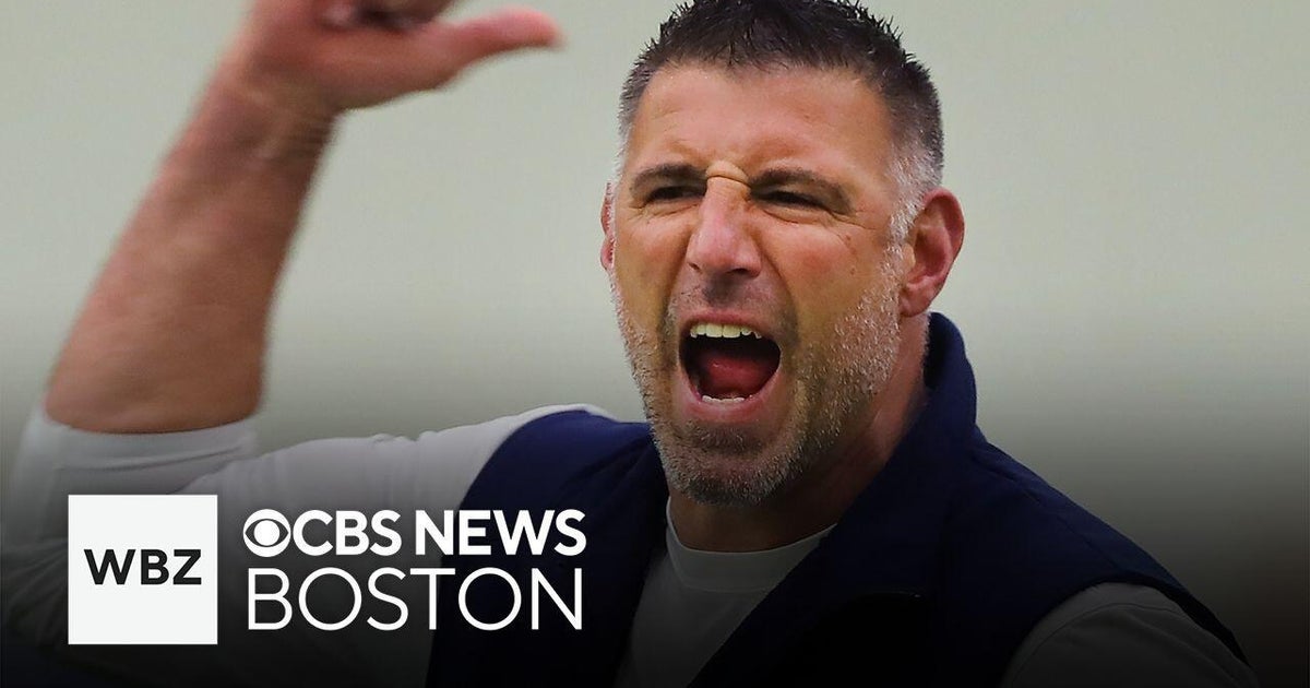 Mike Vrabel Begins Patriots Training Camp Emphasizing Accountability, Culture Shift