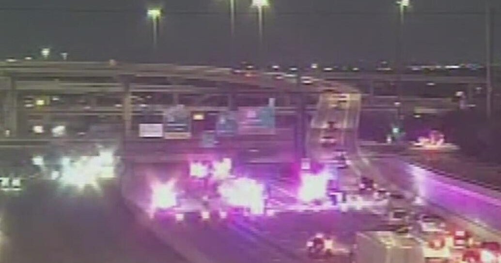Deadly crash shuts down I-35W in Fort Worth - CBS Texas