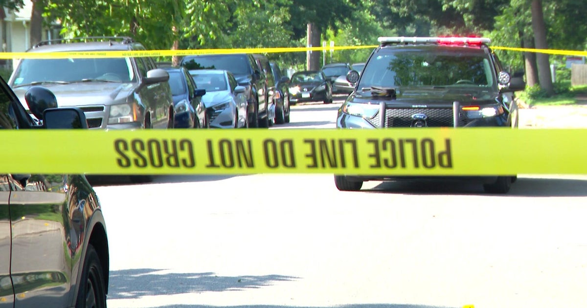 1 injured in Minneapolis shooting that stemmed from robbery, police say 
