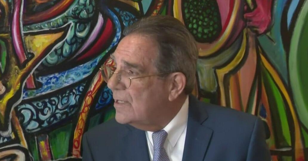 Xavier Suarez files paperwork to run for Miami mayor
