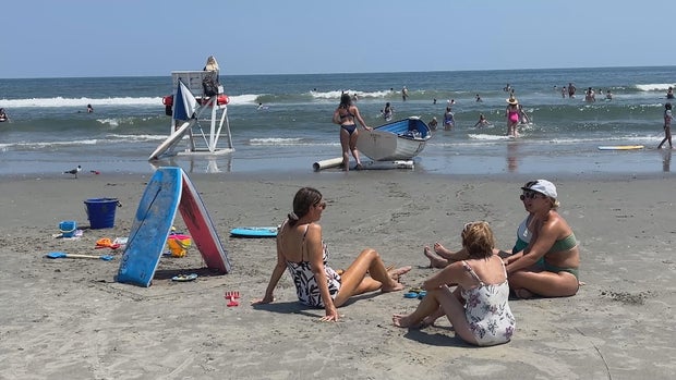 avalon-beach.jpg 