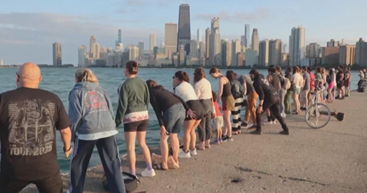 Scream Club Chicago meets weekly on lakefront to blow off steam 
