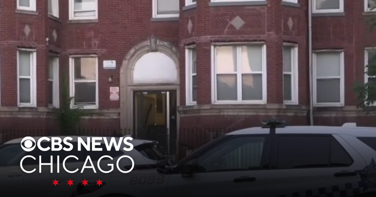 2-year-old girl kidnapped by armed group on Chicago's South Side - CBS ...