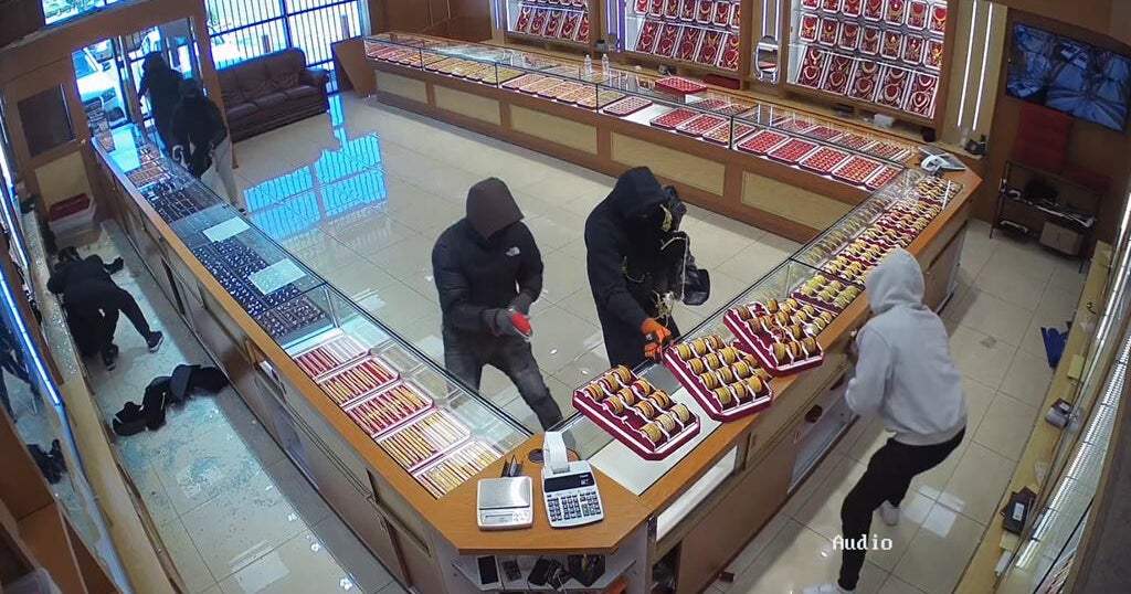 Oakland man arrested after $1M Sacramento Co. jewelry store smash-and-grab 