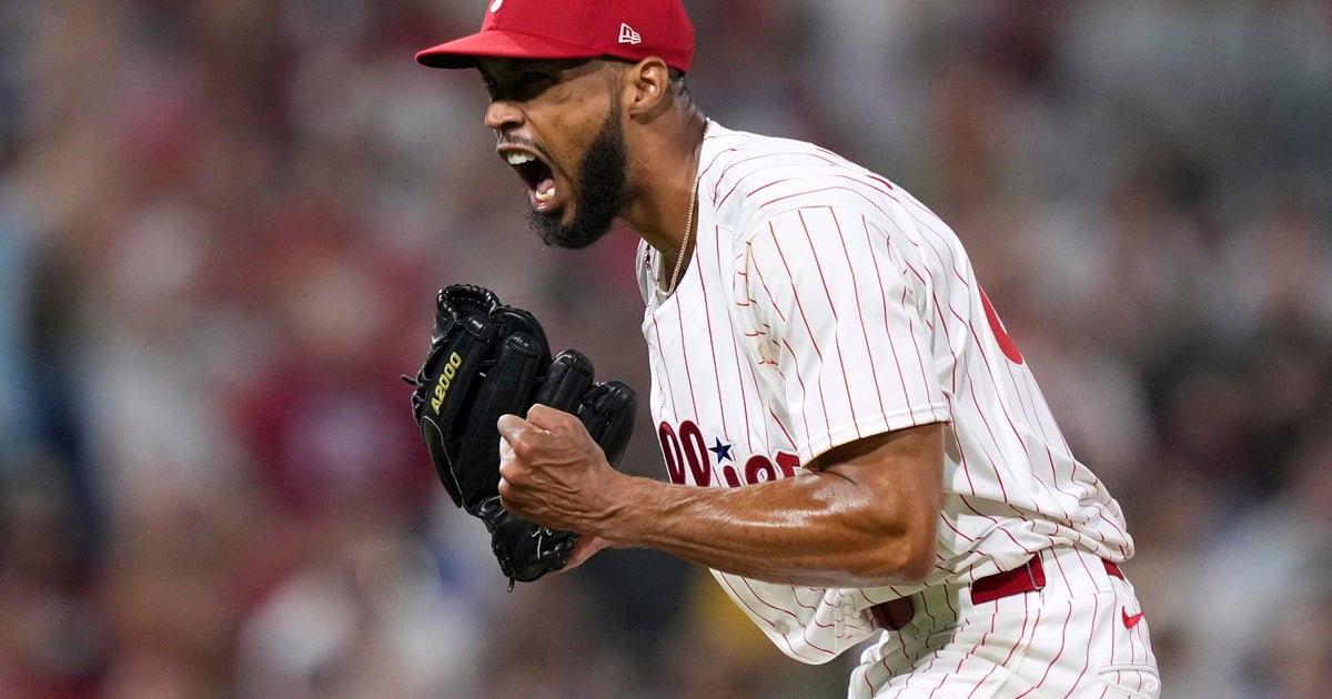 Sánchez records 12 Ks in complete-game win as Phillies beat Red Sox 