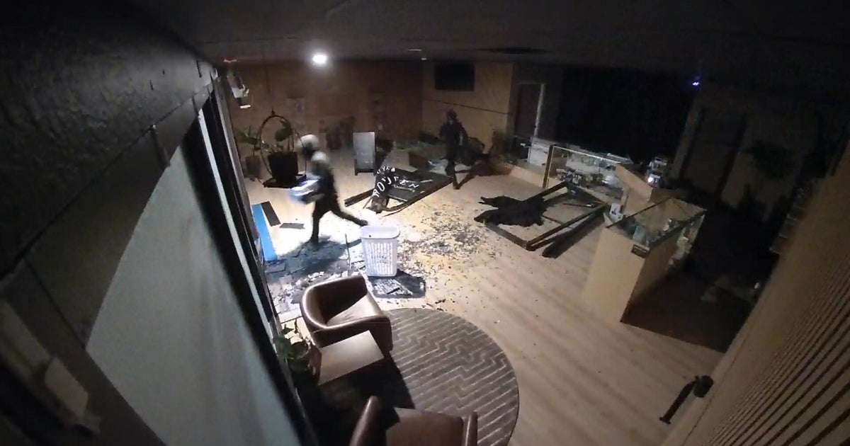 Several metro area vape shops hit in coordinated burglary spree 