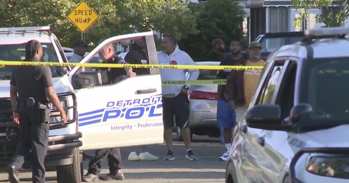 3 family members found dead in apparent murder-suicide in Detroit, police say 