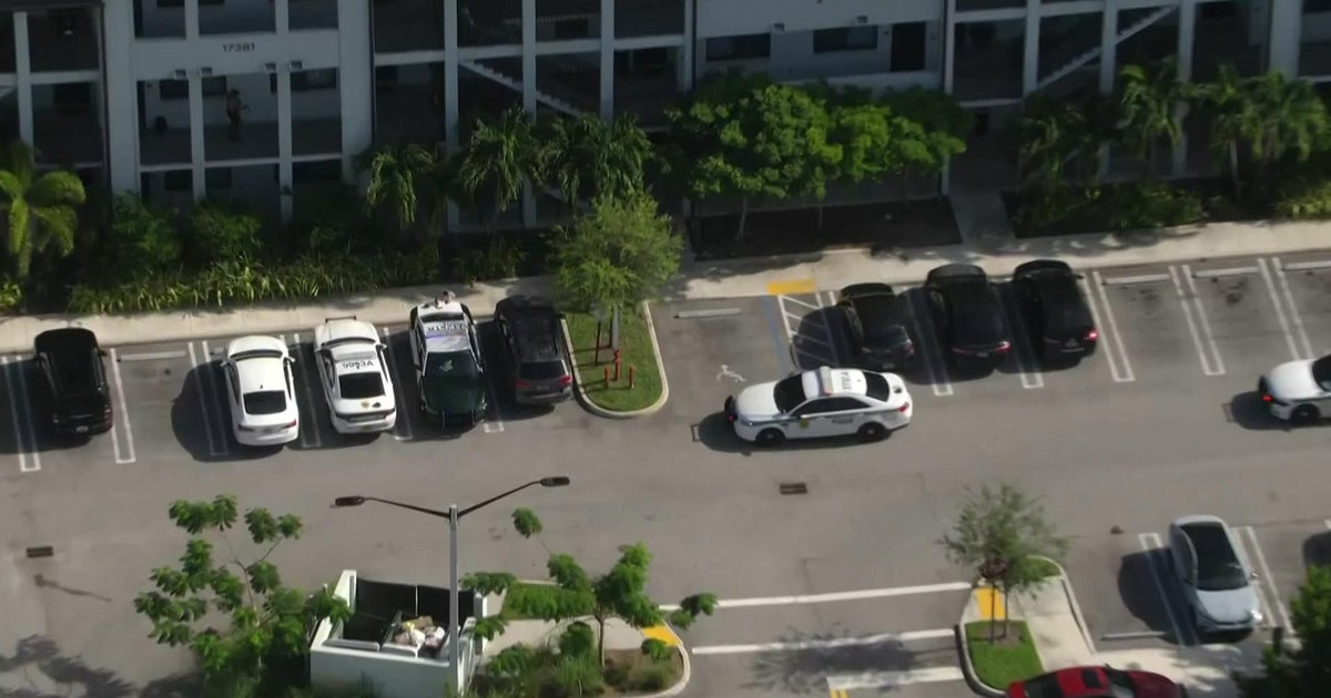 Woman stabbed at apartment complex near Miami Lakes, MDSO says