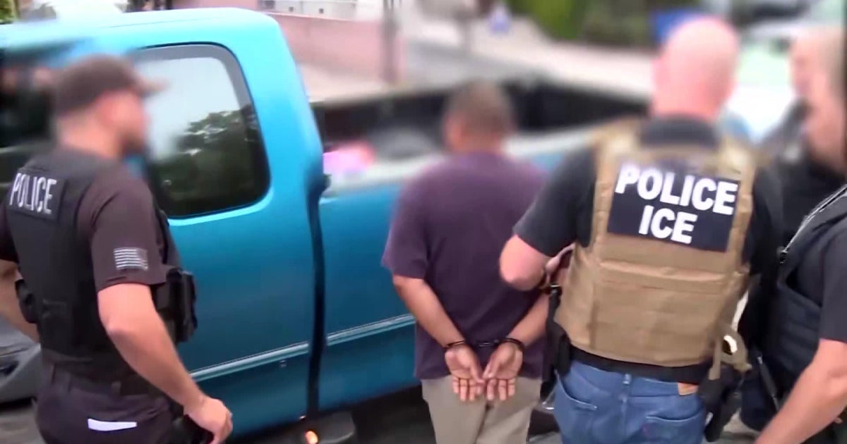 App alerts South Florida immigrants about nearby ICE agents, creator says