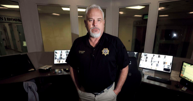Former county jail commander charged with over 100 counts of invasion of privacy 