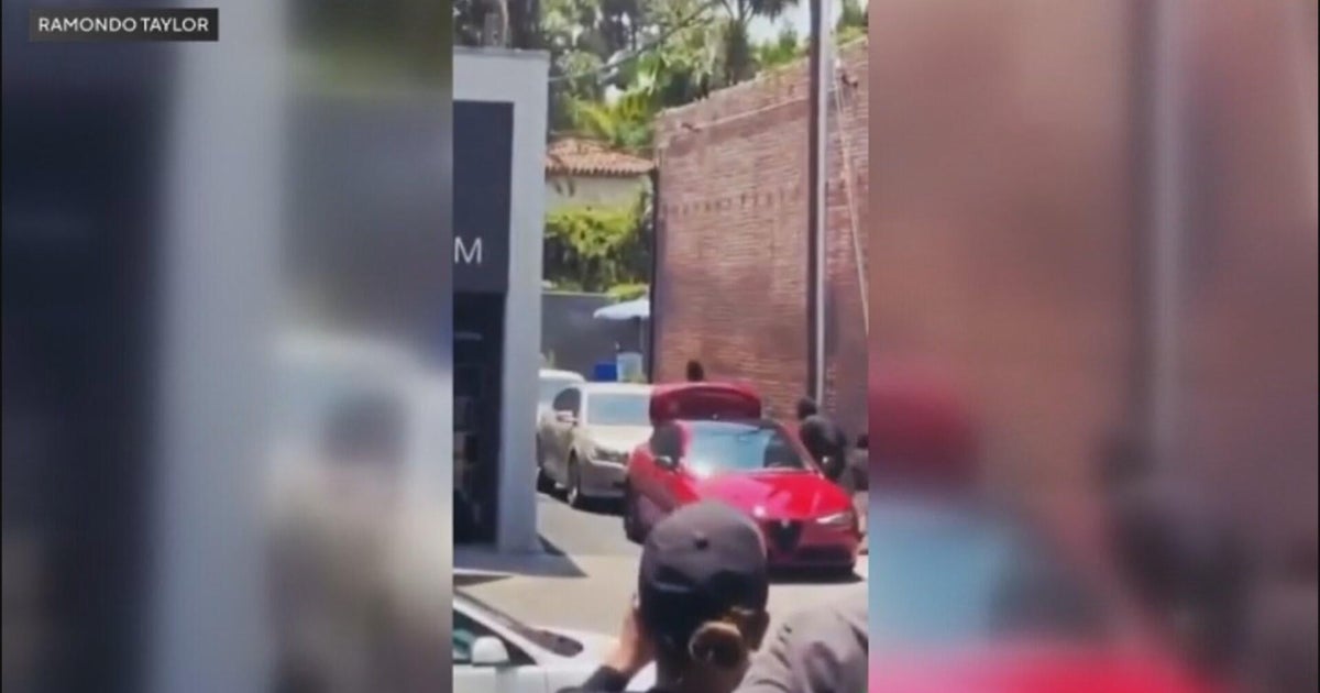 Police believe store robberies in Anaheim and Santa Monica are related 