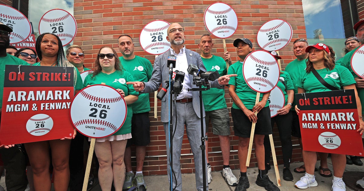 Fenway Park concessions workers could be on strike for weekend series 